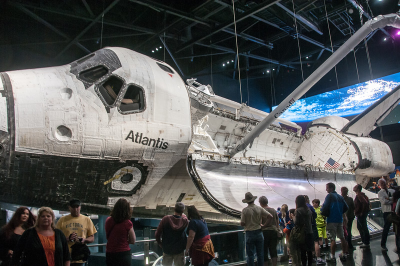 El transbordador espacial Atlantis se puede encontrar en el Centro Espacial Kennedy