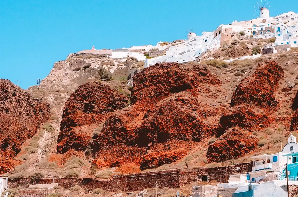 Playa roja de Santorini