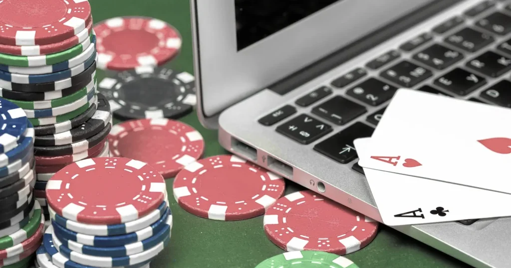 salas de poker online con GipsyTeam